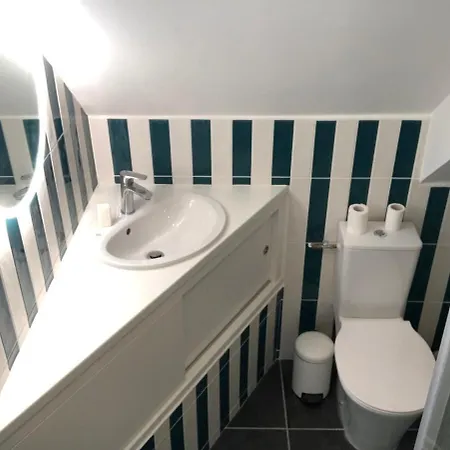 House 6 Bedrooms Saint Enogat Neighborhood بيت للعطل دينار