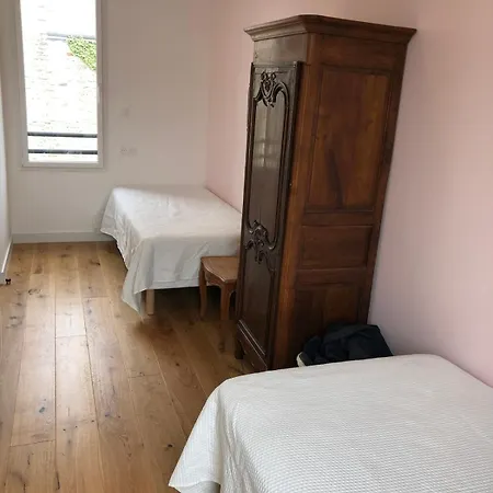 بيت للعطل House 6 Bedrooms Saint Enogat Neighborhood *